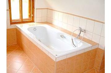 Słowacja Chata Wielkie Borowe / Veľké Borové, Zewnątrz